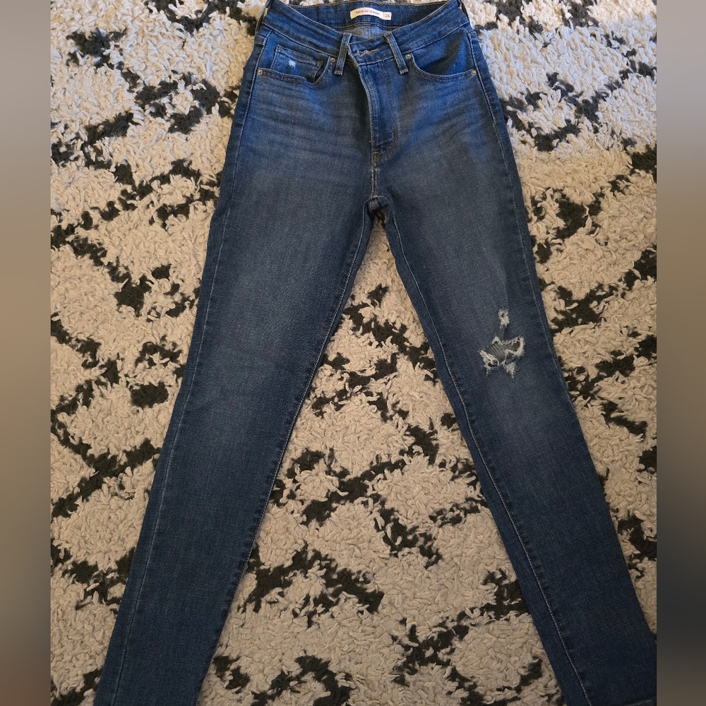 Levi's 721 High Rise Skinny jeans size 26